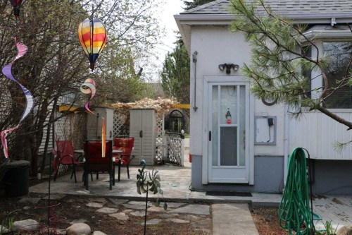 2318 Bowness Road Nw, Calgary, AB - Outdoor