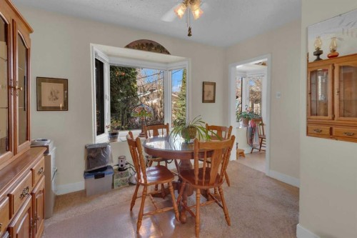 2318 Bowness Road Nw, Calgary, AB - Indoor Photo Showing Dining Room