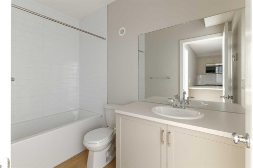  - Indoor Photo Showing Bathroom