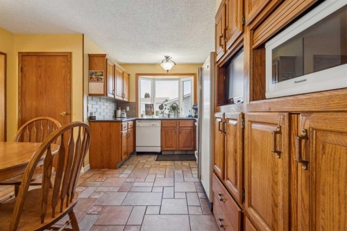 320 Whiteview Road Ne, Calgary, AB - Indoor