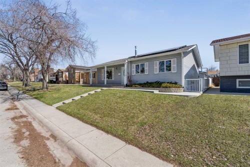 320 Whiteview Road Ne, Calgary, AB - Outdoor