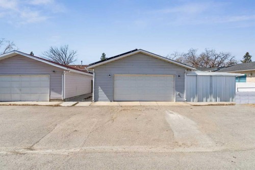 320 Whiteview Road Ne, Calgary, AB - Outdoor With Exterior