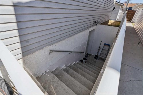 320 Whiteview Road Ne, Calgary, AB - Outdoor With Exterior