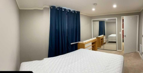 320 Whiteview Road Ne, Calgary, AB - Indoor Photo Showing Bedroom