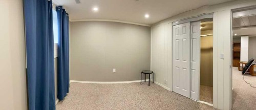 320 Whiteview Road Ne, Calgary, AB - Indoor Photo Showing Other Room