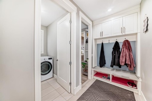 193 Kinniburgh Circle, Chestermere, AB - Indoor Photo Showing Laundry Room