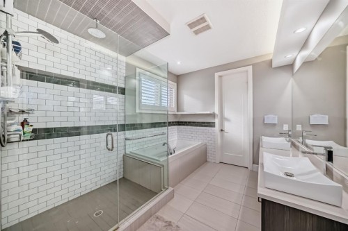193 Kinniburgh Circle, Chestermere, AB - Indoor Photo Showing Bathroom