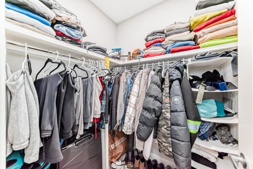 193 Kinniburgh Circle, Chestermere, AB - Indoor With Storage