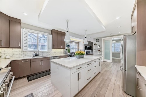 193 Kinniburgh Circle, Chestermere, AB - Indoor Photo Showing Kitchen With Upgraded Kitchen