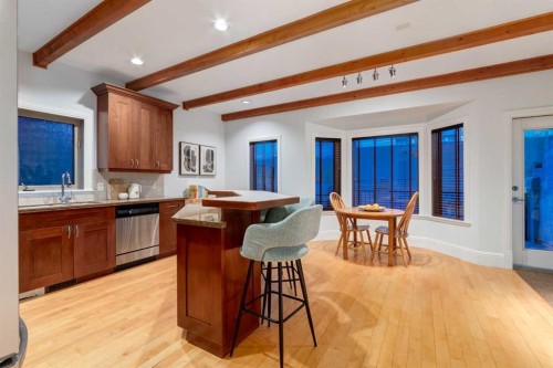 2021 32 Avenue Sw, Calgary, AB - Indoor