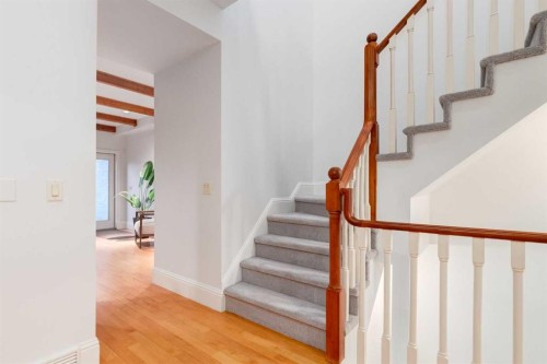 2021 32 Avenue Sw, Calgary, AB - Indoor Photo Showing Other Room