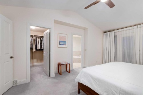 2021 32 Avenue Sw, Calgary, AB - Indoor Photo Showing Bedroom