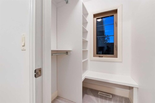 2021 32 Avenue Sw, Calgary, AB - Indoor