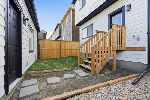 46 Versant View Sw, Calgary, AB - Outdoor With Exterior