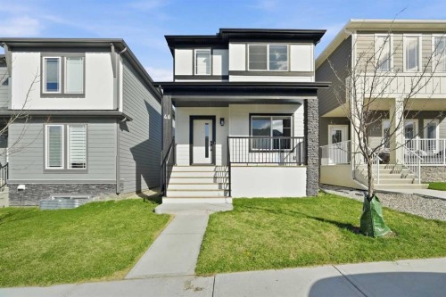 46 Versant View Sw, Calgary, AB - Outdoor With Facade
