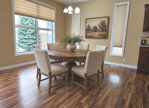 7-43 Westlake Circle, Strathmore, AB - Indoor Photo Showing Dining Room