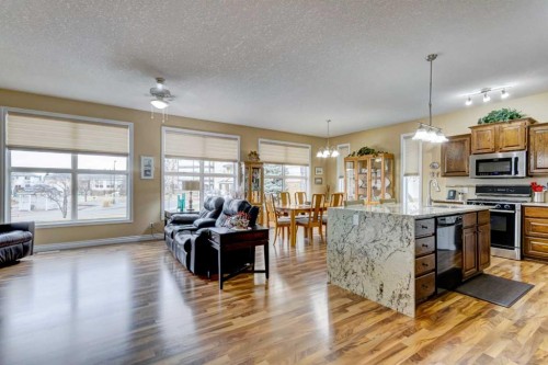 7-43 Westlake Circle, Strathmore, AB - Indoor