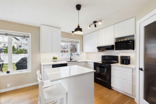 62 Tuscany Hills Park Nw, Calgary, AB - Indoor Photo Showing Kitchen