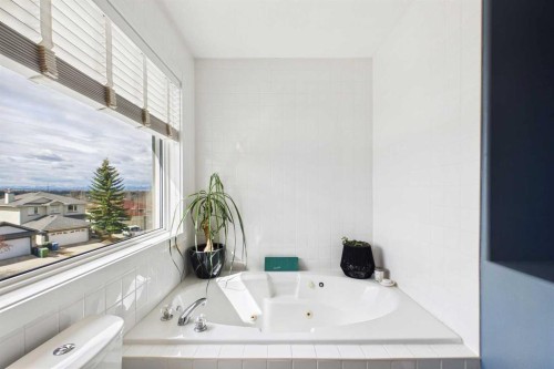 62 Tuscany Hills Park Nw, Calgary, AB - Indoor Photo Showing Bathroom