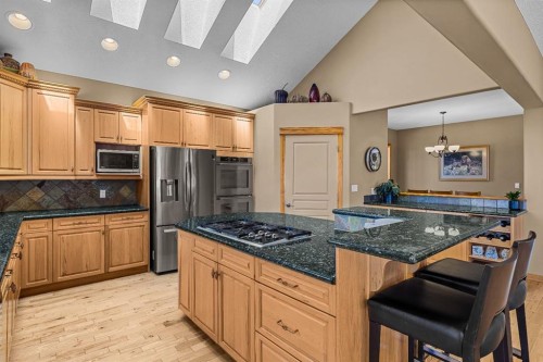 389 Eagle Heights, Canmore, AB - Indoor Photo Showing Kitchen With Upgraded Kitchen