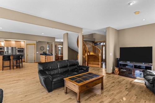 389 Eagle Heights, Canmore, AB - Indoor Photo Showing Living Room