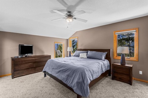 389 Eagle Heights, Canmore, AB - Indoor Photo Showing Bedroom