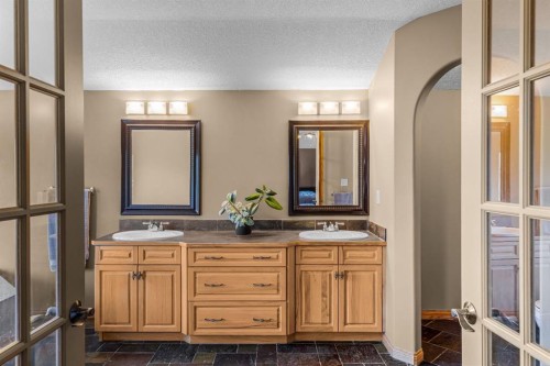 389 Eagle Heights, Canmore, AB - Indoor Photo Showing Bathroom