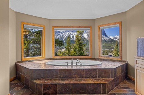 389 Eagle Heights, Canmore, AB - Indoor Photo Showing Bathroom