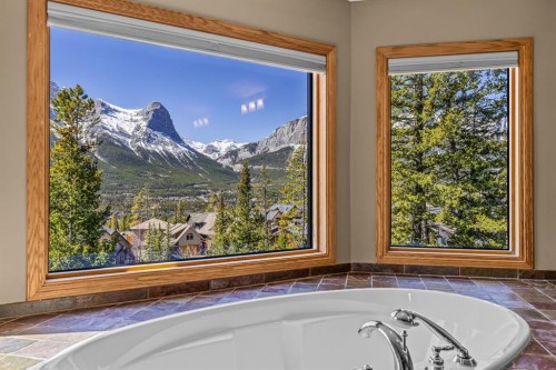 389 Eagle Heights, Canmore, AB - Indoor Photo Showing Bathroom