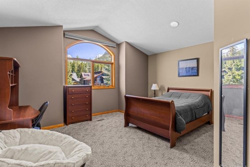 389 Eagle Heights, Canmore, AB - Indoor Photo Showing Bedroom
