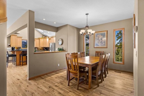389 Eagle Heights, Canmore, AB - Indoor Photo Showing Dining Room