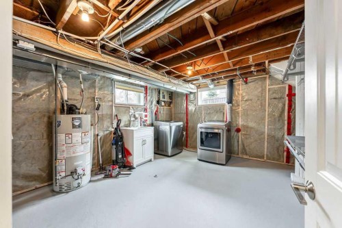 711 14A Street Se, Calgary, AB - Indoor Photo Showing Basement