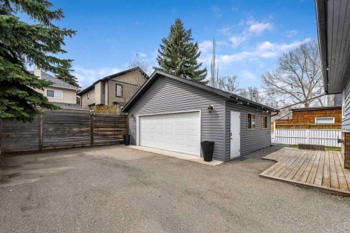 711 14A Street Se, Calgary, AB - Outdoor