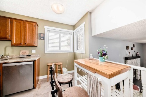216 Hawkwood Boulevard Nw, Calgary, AB - Indoor Photo Showing Kitchen