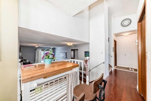 216 Hawkwood Boulevard Nw, Calgary, AB - Indoor Photo Showing Other Room