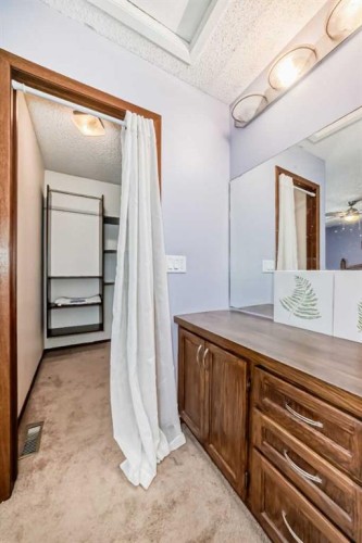216 Hawkwood Boulevard Nw, Calgary, AB - Indoor Photo Showing Other Room