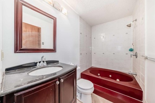 216 Hawkwood Boulevard Nw, Calgary, AB - Indoor Photo Showing Bathroom