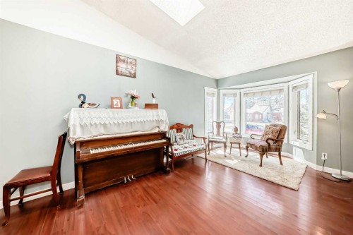 216 Hawkwood Boulevard Nw, Calgary, AB - Indoor Photo Showing Bedroom