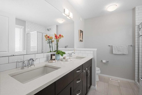 49 Tuscany Ridge Circle Nw, Calgary, AB - Indoor Photo Showing Bathroom
