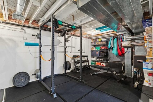4412 Amiens Road Sw, Calgary, AB - Indoor