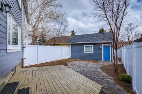 4412 Amiens Road Sw, Calgary, AB - Outdoor