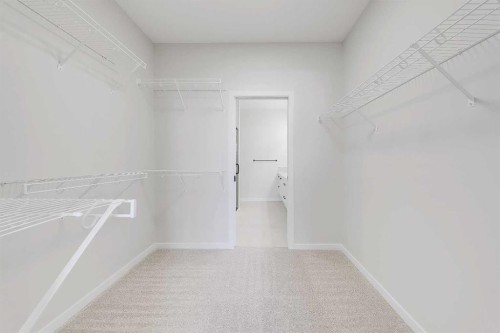 117 5 Avenue Se, High River, AB - Indoor With Storage