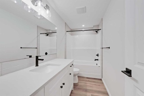 117 5 Avenue Se, High River, AB - Indoor Photo Showing Bathroom