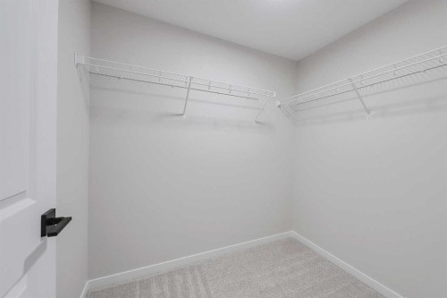 117 5 Avenue Se, High River, AB - Indoor With Storage