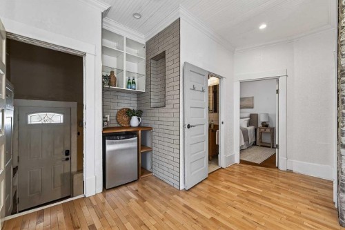 1815 4 Street Nw, Calgary, AB - Indoor Photo Showing Other Room