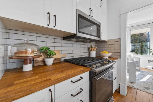 1815 4 Street Nw, Calgary, AB - Indoor Photo Showing Kitchen