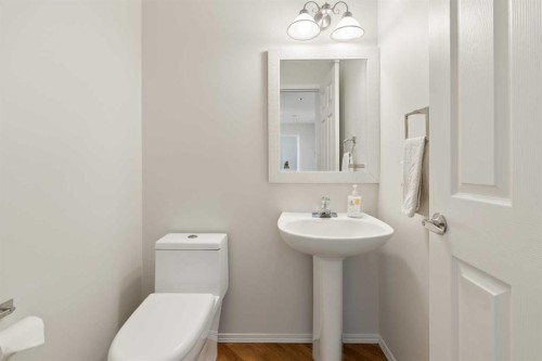 68 Cranfield Place Se, Calgary, AB - Indoor Photo Showing Bathroom