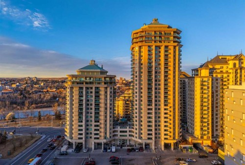 1004-1121 6 Avenue Sw, Calgary, AB - Outdoor With Facade