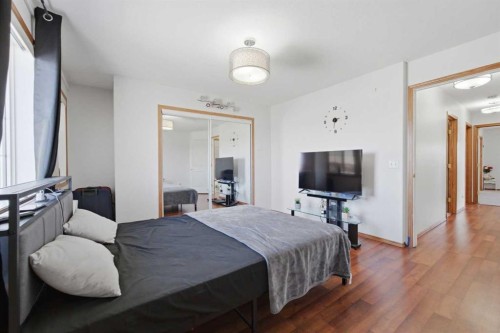139 Saddlehorn Close Ne, Calgary, AB - Indoor Photo Showing Bedroom