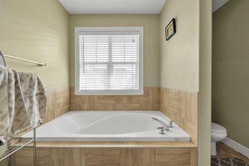 69-39 Strathlea Common Sw, Calgary, AB 